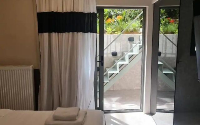 CityZoe Athens Suites
