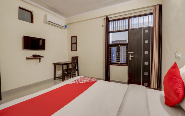 Hotel Sapphire by OYO Rooms