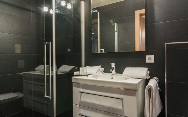 Chalet in Piesendorf with Sauna, Hot Tub, Pool, Whirlpool