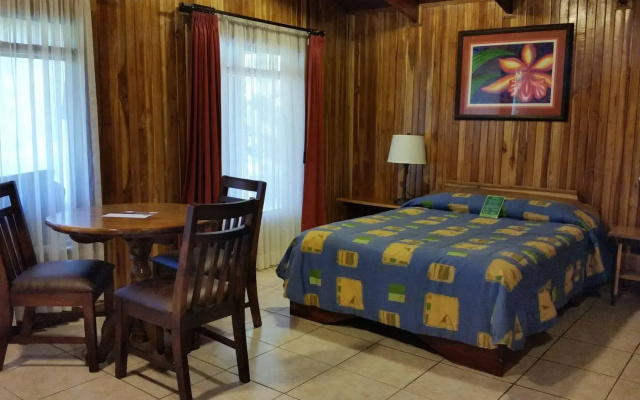 Los Pinos Cabanas y Jardines