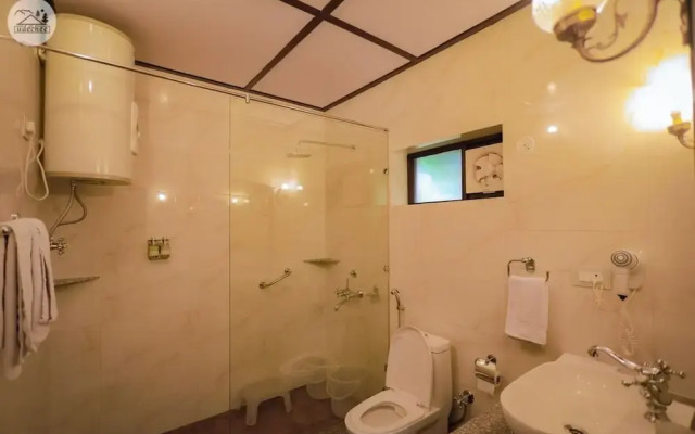 Udechee Huts Hotel