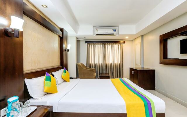 Itsy By Treebo - Greenwood Inn And Suites