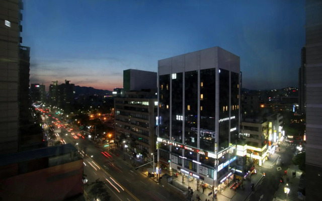 KSTAR Metro Hotel