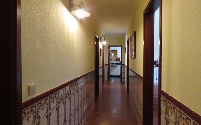 Lovely 3-bed House in Queimada Ideal for Families