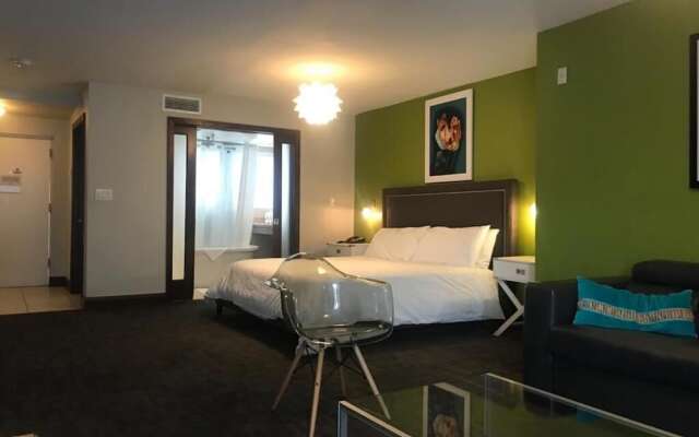 Strand Ocean Drive Suites