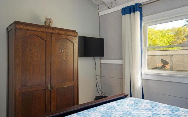 Blue Heaven by Oak Island Accommodations