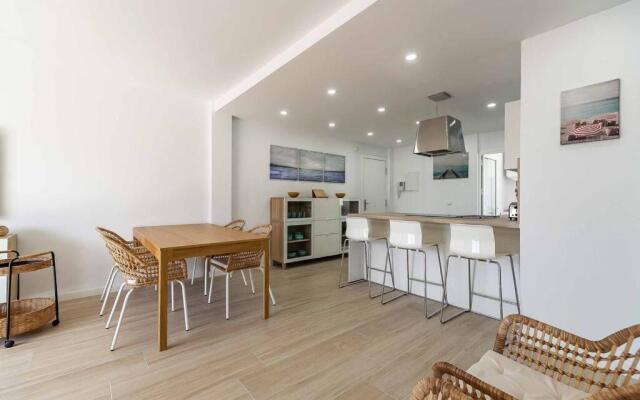 72-Modern Apartment in the Heart of Fuengirola!
