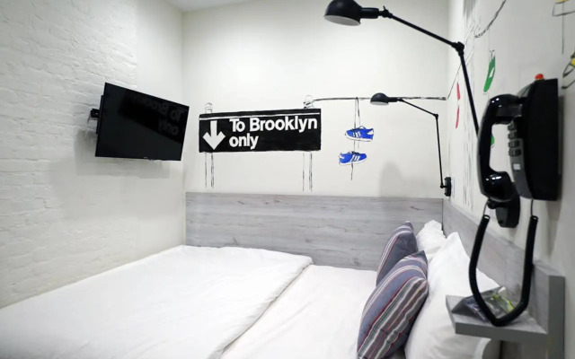 CITY ROOMS NYC - Times Square