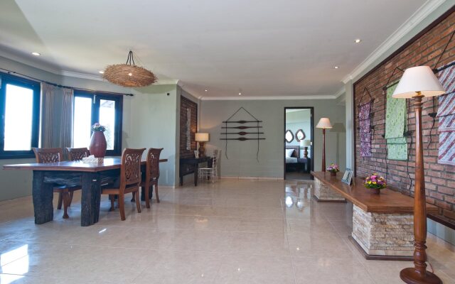 Hidden Hills Villas