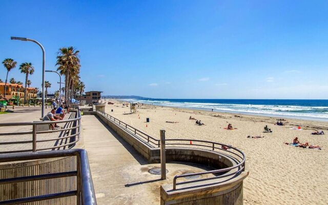 Scenic 4br/3.5ba in PB by Domio