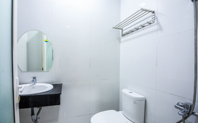 Thao Tram Luxury Hotel by OYO Rooms