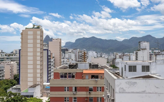 Comfort and Elegance in Ipanema Bt1206