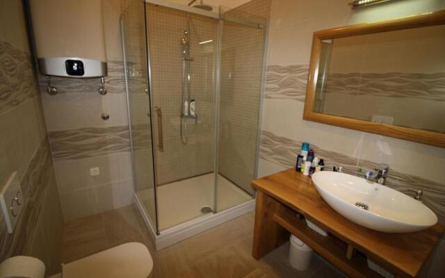 Apartments by the sea Sumartin, Brac - 18749