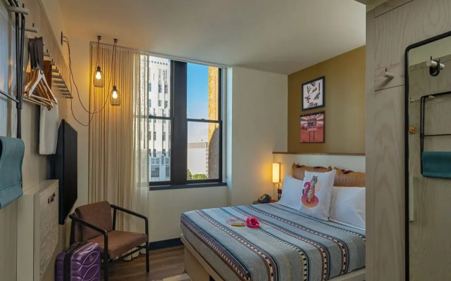 Moxy Phoenix Downtown