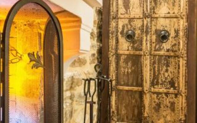 Iliopetra Suites