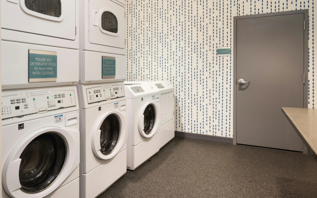 Home2 Suites by Hilton Roseville Minneapolis