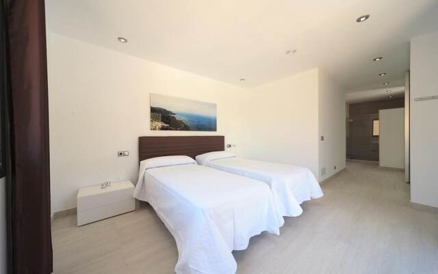 Villa - 4 Bedrooms with Pool, WiFi and Sea views - 108773