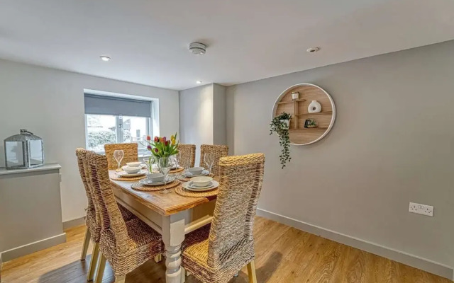 Host Stay Bridgepoint House