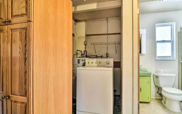 Snowbird Sanctuary w/ Covered Patio in Bradenton