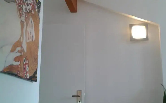 Vaulted Ceiling Apartment in Principe Real