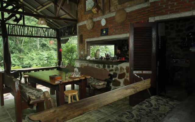Kupu Kupu Garden Guest House & Cafe