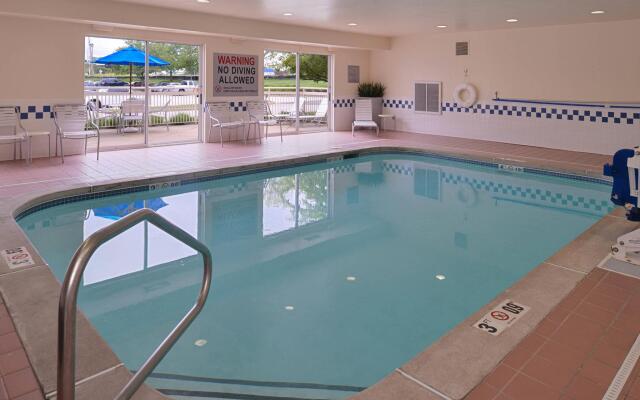 Baymont by Wyndham St. Charles