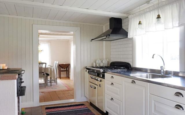 6 Person Holiday Home in Hedekas-by Traum