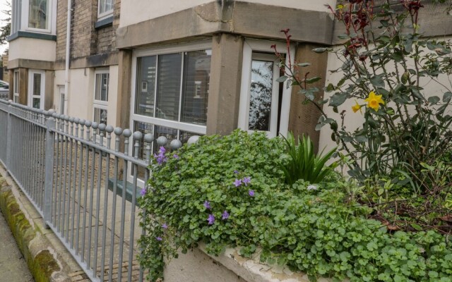 Apartment 6