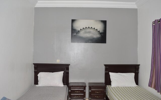 5 Minutes From the Beach in the Heart of the Comun