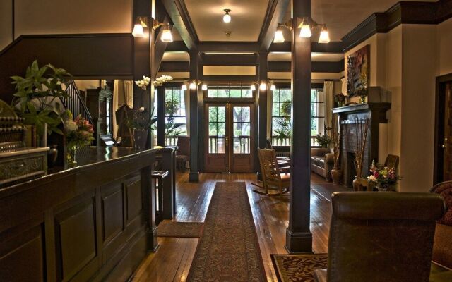 Naramata Heritage Inn & Spa