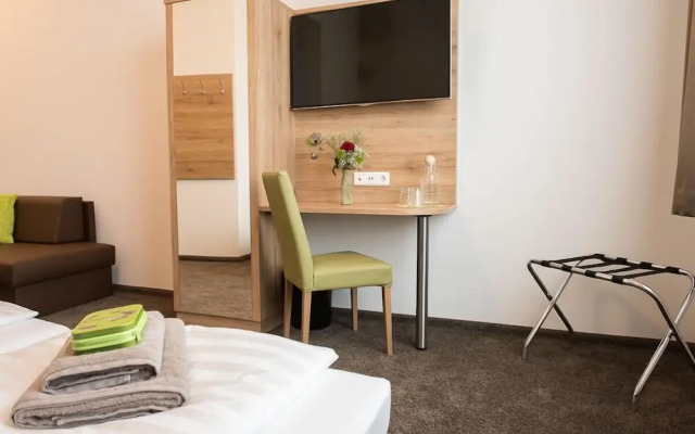 The Outlet Hotel