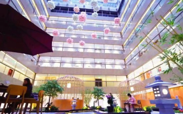 Lucky Star Hotel
