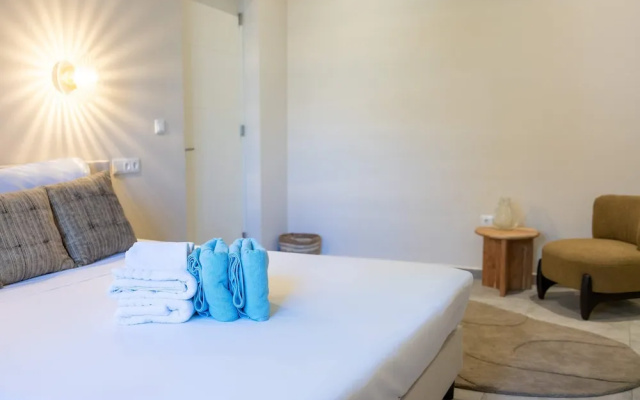 Chic 3BR Apartment Mambo Beach Area Stay
