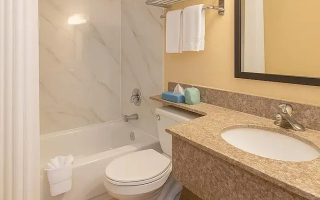 Travelodge By Wyndham Muskegon