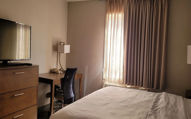 Staybridge Suites Calgary Airport by IHG