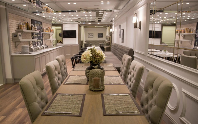 Hotel Mina – Special Class