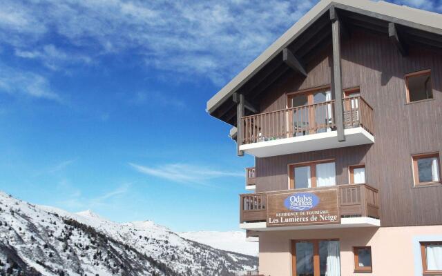 Apartment with a balcony or terrace near the piste