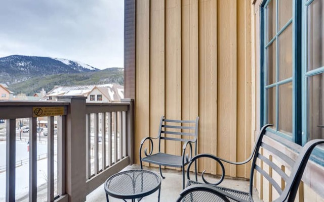 Expedition Station #8636 by Book by Owner