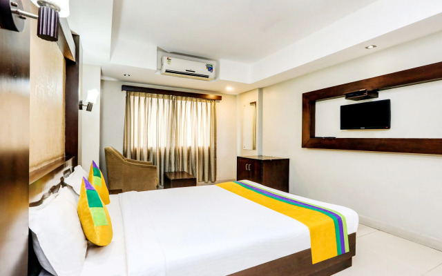 Itsy By Treebo - Greenwood Inn And Suites