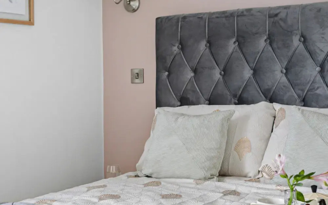 Coombe Bank in Teignmouth