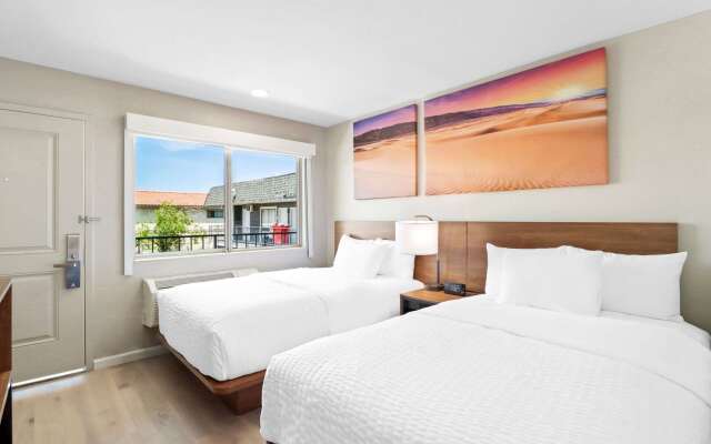 Clarion Pointe Ridgecrest near China Lake Naval Station (ex. Motel 6 Ridgecrest) 