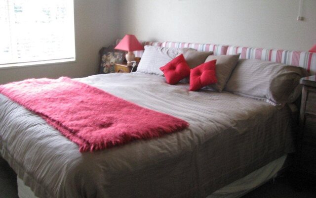 Cricklewood House Bed & Breakfast