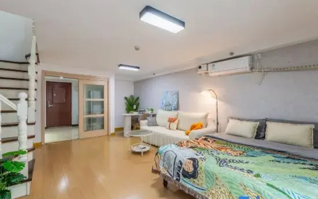 Traveler Homestay (Kazimen Subway Station Lvguo Vientiane Douhui)