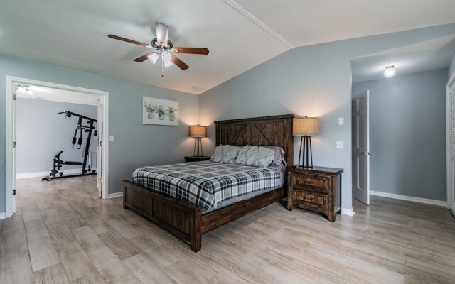 A Large Tropical 7 Bedroom Estate by RedAwning