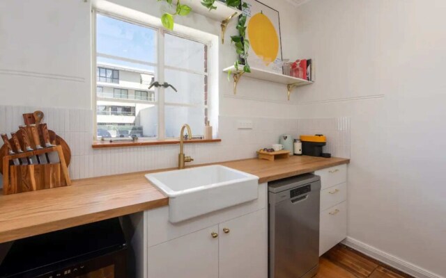 Charming Art Deco Unit in East Melbourne