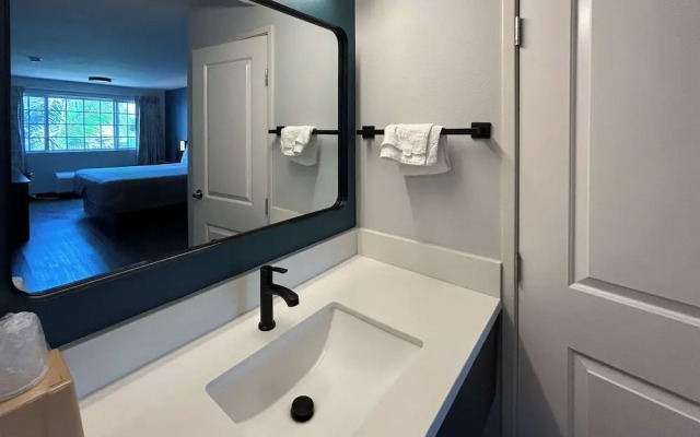 Studio 6 Suites Gardena, CA
