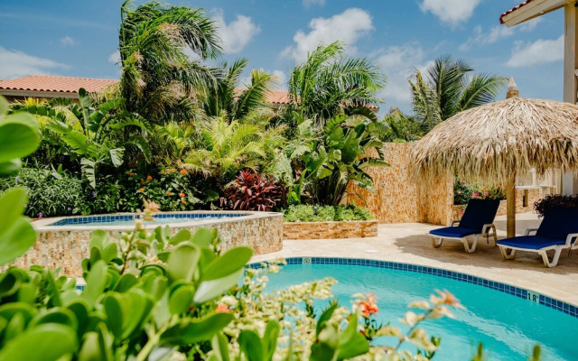 Wonderful 2-bedroom Apartment 2 km From Eagle Beach