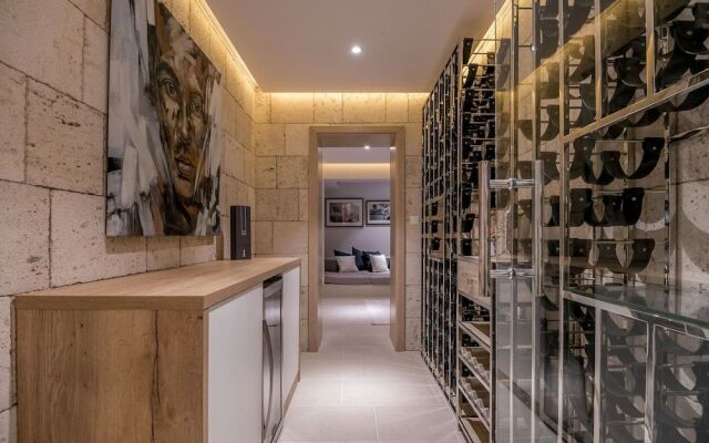 Beachfront Villa Feodora Grande