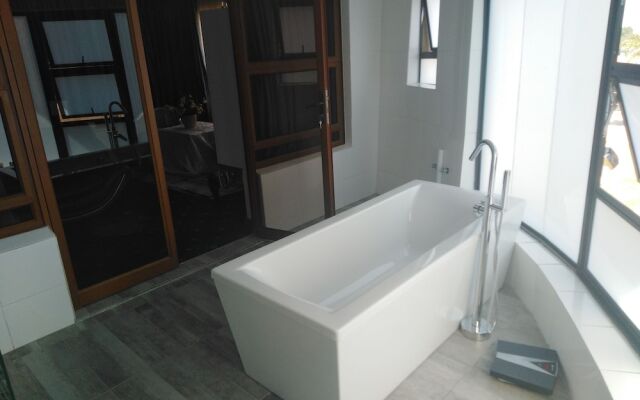 Equestrian Royal Hotel Boutique & Spa