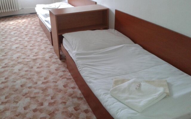 Garni Hotel Akadémia